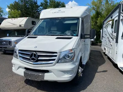 Used 2015 Leisure Travel Unity U24TB