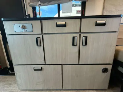 2027 Winnebago Elora photo 37