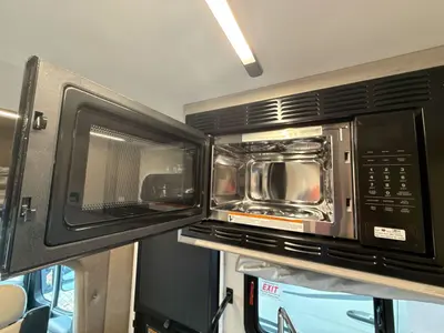 2027 Winnebago Elora photo 36