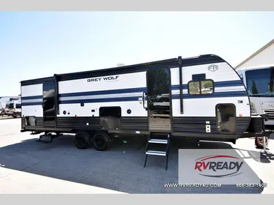 New 2027 Forest River Cherokee Grey Wolf 27GH