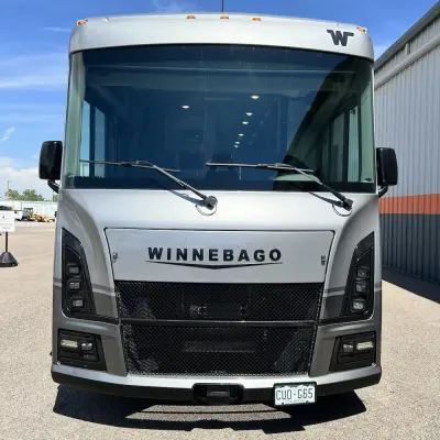 2025 Winnebago Sunstar photo 28