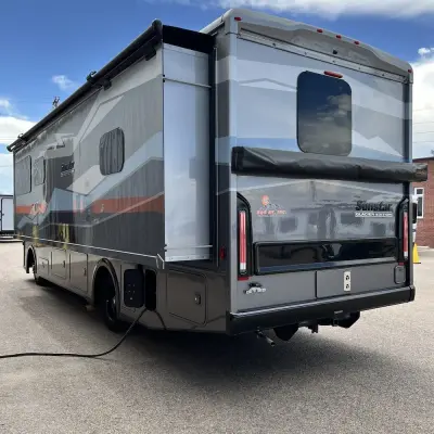 2025 Winnebago Sunstar photo 18