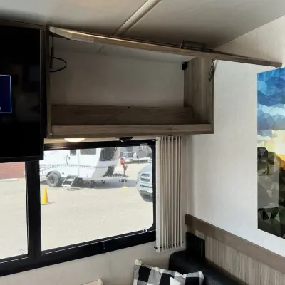 2025 Winnebago Sunstar photo 43