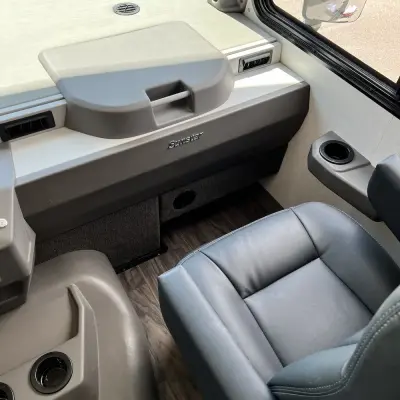 2025 Winnebago Sunstar photo 37