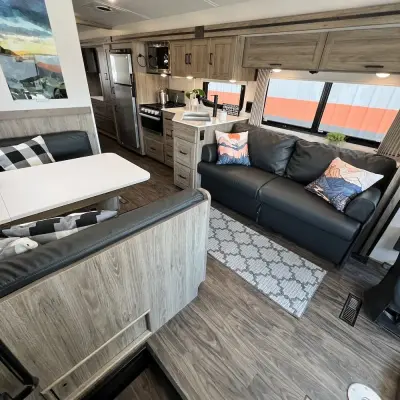2025 Winnebago Sunstar photo 39