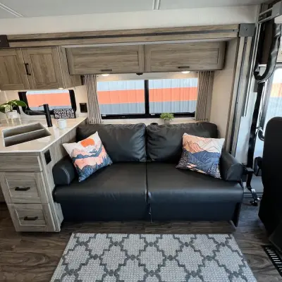 2025 Winnebago Sunstar photo 40