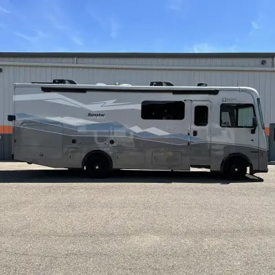 2025 Winnebago Sunstar photo 2