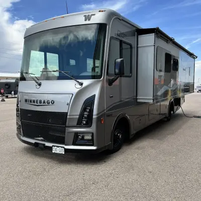 2025 Winnebago Sunstar photo 27