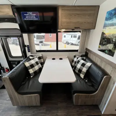2025 Winnebago Sunstar photo 42