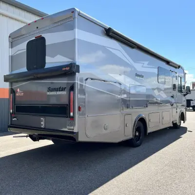 2025 Winnebago Sunstar photo 13
