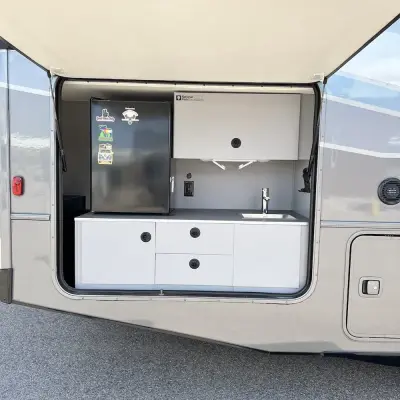 2025 Winnebago Sunstar photo 7