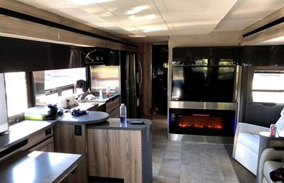 2020 WINNEBAGO HORIZON photo 3