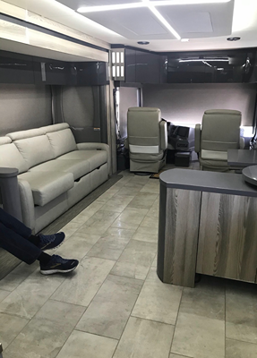 2020 WINNEBAGO HORIZON photo 8