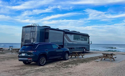 2020 WINNEBAGO HORIZON photo 2