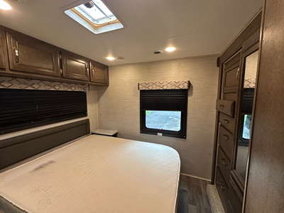 2021 JAYCO REDHAWK SE photo 2