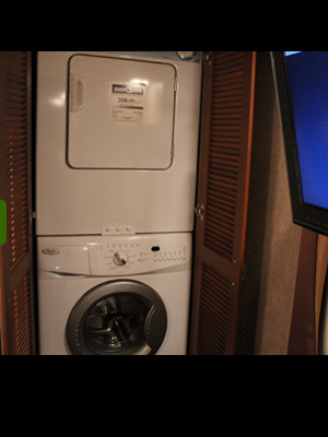 2010 FLEETWOOD DISCOVERY photo 9