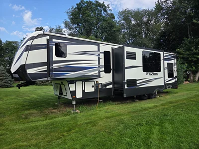 2019 KEYSTONE FUZION photo 3