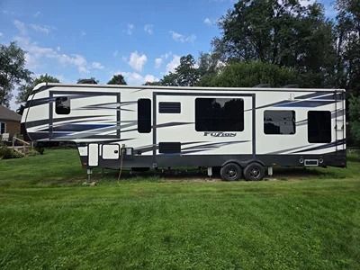2019 KEYSTONE FUZION photo 4