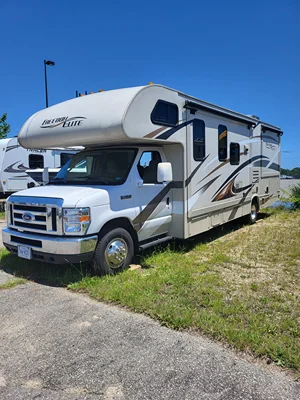 Used 2017 Thor Motor Coach Freedom Elite 29FE