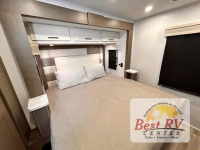 2027 Forest River Georgetown 5 Series photo 46