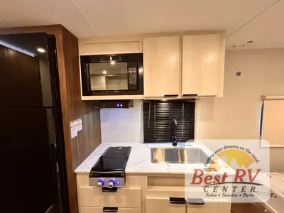 2027 Winnebago Access photo 15