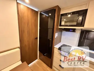 2027 Winnebago Access photo 18