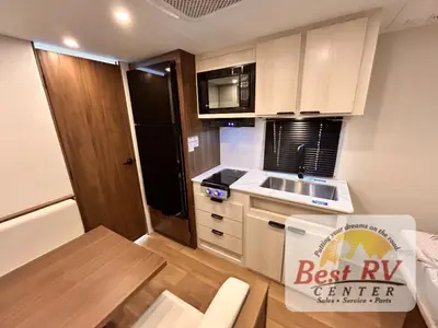 2027 Winnebago Access photo 12