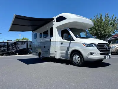 2027 Winnebago Navion photo 21