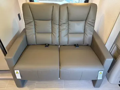 2027 Winnebago Navion photo 31