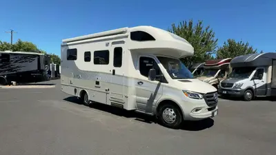2027 Winnebago Navion photo 7