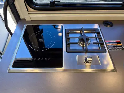 2027 Winnebago Navion photo 36