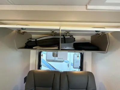 2027 Winnebago Navion photo 32