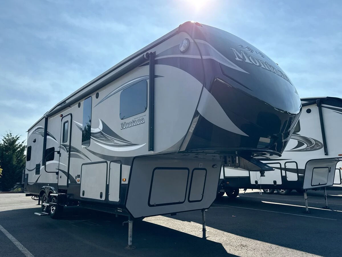 2015 Keystone Montana exterior