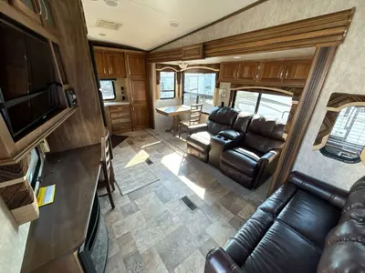 2015 Keystone Montana photo 47