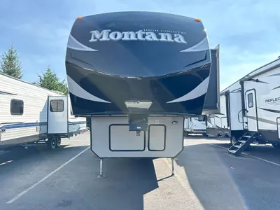 2015 Keystone Montana photo 4