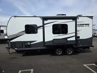 2024 Forest River Rockwood Mini Lite 2109S photo 3