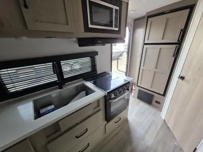 2024 Forest River Rockwood Mini Lite 2109S photo 14