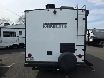 2024 Forest River Rockwood Mini Lite 2109S photo 6