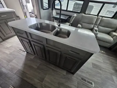 2021 Keystone Montana 3121RL photo 16