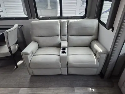 2021 Keystone Montana 3121RL photo 10