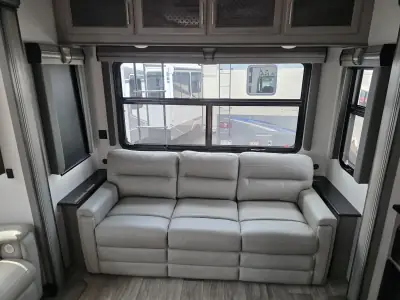 2021 Keystone Montana 3121RL photo 11