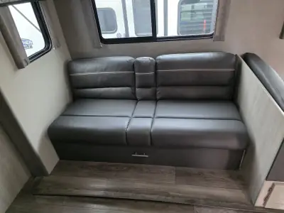 2023 Coachmen Catalina Legacy Edition 263FKDS photo 11