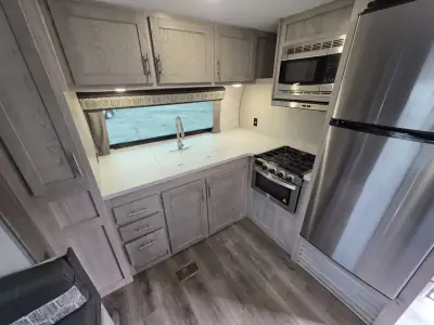 2023 Coachmen Catalina Legacy Edition 263FKDS photo 13