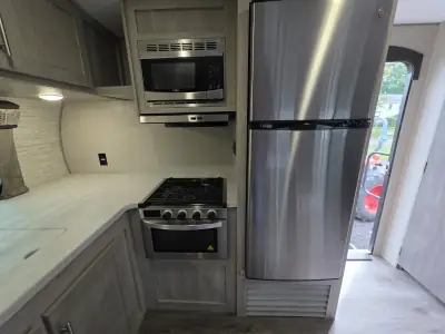 2023 Coachmen Catalina Legacy Edition 263FKDS photo 15