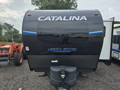 2023 Coachmen Catalina Legacy Edition 263FKDS photo 3