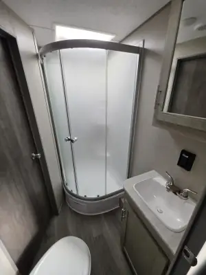 2023 Coachmen Catalina Legacy Edition 263FKDS photo 19