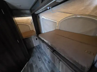 2018 Jayco Jay Feather EXP 23F photo 13