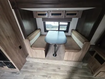 2018 Jayco Jay Feather EXP 23F photo 9