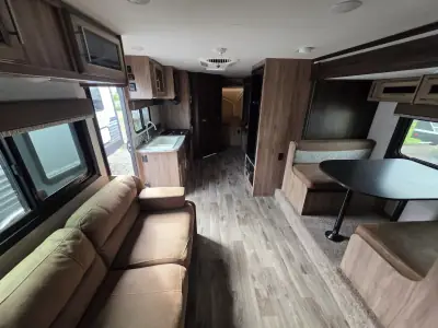 2018 Jayco Jay Feather EXP 23F photo 6