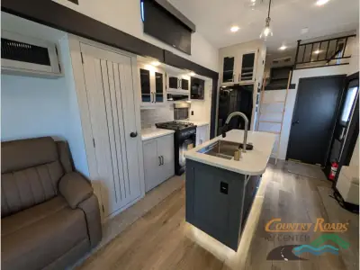 2026 Forest River Puma Vista 420LFT photo 14